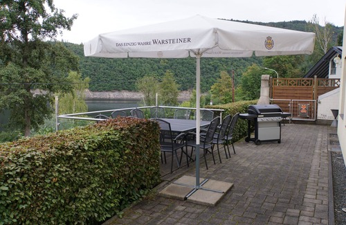 Rurberg Casa | Fuchsloch vacation home: plenty of space for 6-12 people on the banks of the Rursee