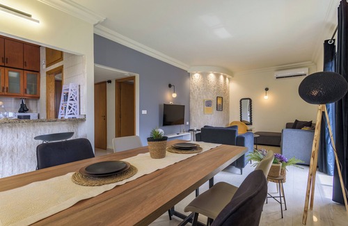 Batroun Apartamento | Fuga Di Batroun Cozy 2-BR with 24-7 Power and AC