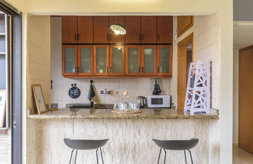 Batroun Apartamento | Fuga Di Batroun Cozy 2-BR with 24-7 Power and AC