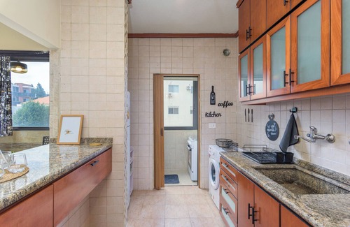 Batroun Apartamento | Fuga Di Batroun Cozy 2-BR with 24-7 Power and AC