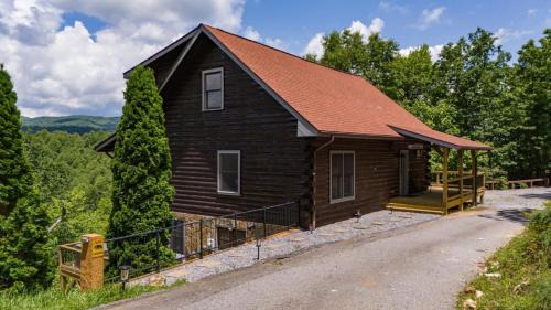 Black Mountain Casa | Fuji Falls Cabin