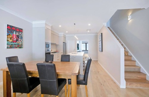 Red Hill Casa | Fulcher Lane A Zen Retreat in Modern Comfort