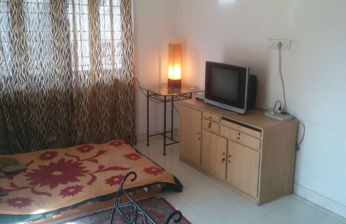 Kolkata Apartamento | Completo 1 BHK Apartamento Cerca Deshapriya Park - Wifi gratuito