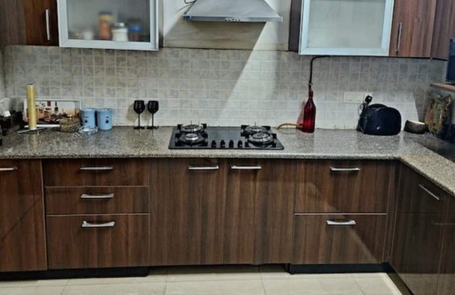 Noida Apartamento | Full 2 Bedroom Pool view apartment