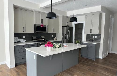 Airdrie Casa | Full AC Brand New House with 3 Bedroom