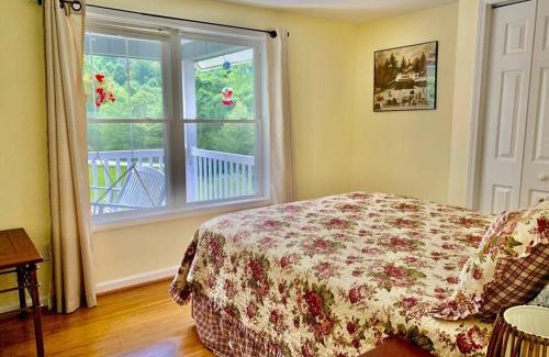 Sugar Grove Casa | Full Access to our Farm & Petting ZOO + Hot Tub!