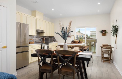 Port Isabel Casa | Full Beach House - Sleeps up to 12 in private units each with full kitchens!