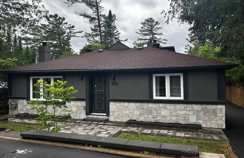 Wasaga Beach Casa | Full Cottage STEPS 2 BEACH Drive 2 Blue Mountain