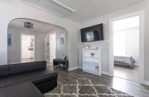 Glendora Casa | Full Home-Near APU, Citrus College, DT Glendora.