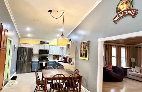 Fernandina Beach Casa | Full HOME with hot tub! Enjoy your stay at The Salty Dog!