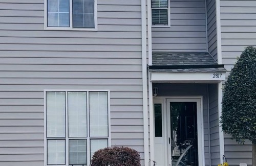 Charlotte Casa | Full House! 2 bed/2.5 bath home away from home