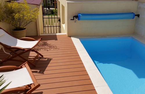 Saintes Casa | CASA COMPLETA EN EL CENTRO DE LA CIUDAD CON PISCINA Y GARAJE CLASIFICADO 4 ESTRELLAS