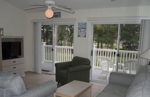 Calabash Villa | Cocina completa, 2 habitaciones, 2 baños, campo de golf, vista al campo de golf en Calabash, NC (3008)