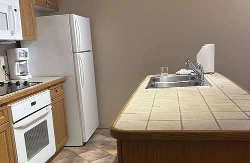 Oro-Medonte Apartamento | Full kitchen Suite, Two Bedrooms, 4 beds- You can see the slopes from the suite!