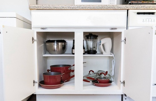 Greensboro Apartamento | ✅Full Kitchen✅W/D✅5min→Airport✅ADA Compliant✅Netflix