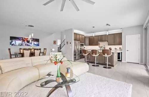 Lake Las Vegas Casa | Full luxury house with heated pool for Formula One