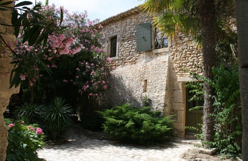 Saint-Alexandre Casa | tipo completo, piscina privada, entre Aviñón y Uzes, auténtica Provenza Mas