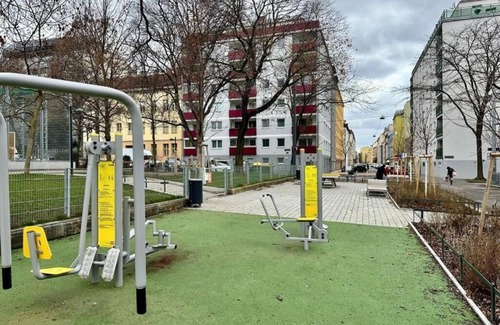 Favoriten Casa | Full Premium City House- 2 Bedrooms for 5 People - Big Living Room - near Metro