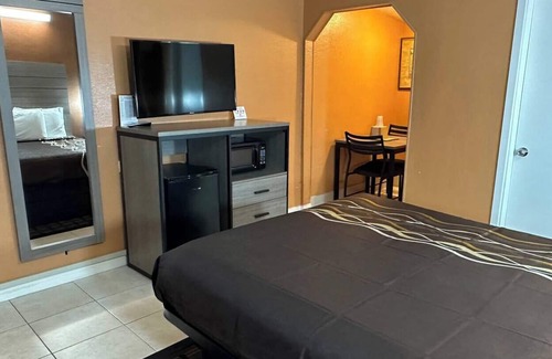 Victorville Casa | Full Property New Corral Motel - 3 Bedrooms