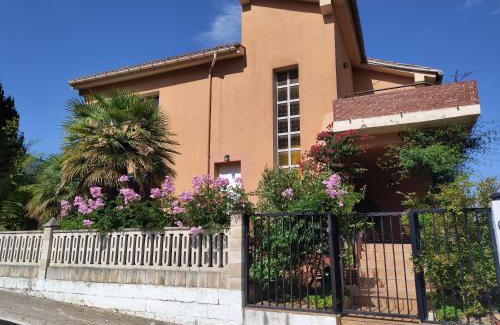 Beniatjar Chalet De Esquí | Full rental or by areas Barbecue, Gardens, Large Terraces, Three lounges