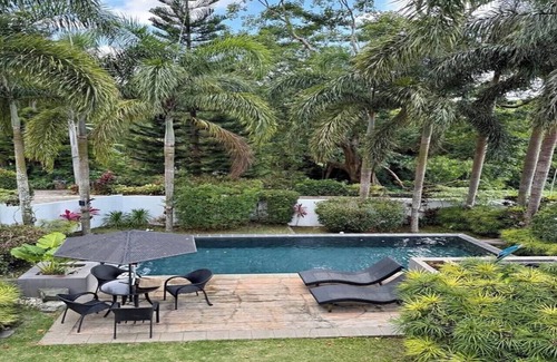 Tagaytay Villa | Full Retreat 4-bedroom Villa in with private Pool