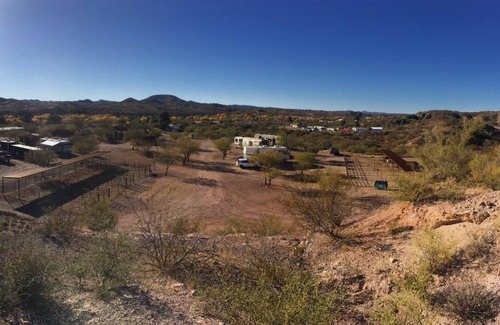 Wickenburg Alquiler De RV | Full RV Hookup with Two Covered Horse Stalls (BYO fully contained RV, SP3)