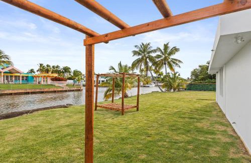 Punta Las Marias Apartamento | Full-Service Villa with Driver, Meals, Pool
