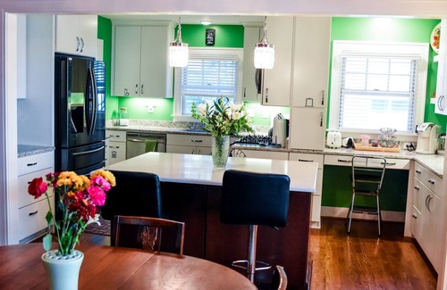 South Kansas City Casa | Full size home quiet neighborhood 5min to Plaza