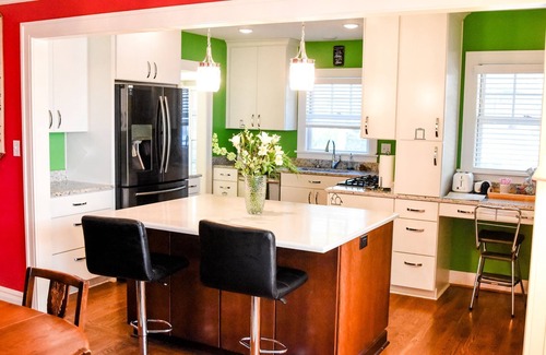 South Kansas City Casa | Full size home quiet neighborhood 5min to Plaza