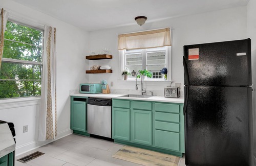 Lakeview Apartamento | Full Unit off Canal Blvd. 4 miles from French Qtr.