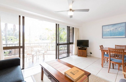 Byron Bay Apartamento | Fuller Holidays - Beachfront Unit in Town with Pool