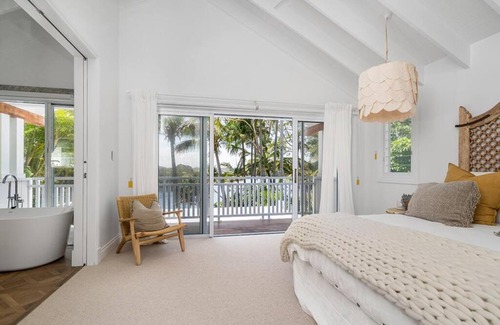 Belongil Casa | Fuller Holidays - Belongil Sunset - Giaour Street, Belongil Beach