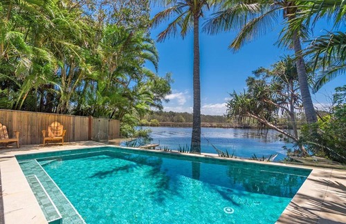 Belongil Casa | Fuller Holidays - Belongil Sunset - Giaour Street, Belongil Beach