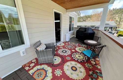 Okanagan-Similkameen Casa | Fully appointed 2 bedroom carriage house in beautiful Penticton!