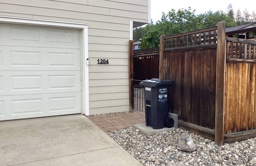 Okanagan-Similkameen Casa | Fully appointed 2 bedroom carriage house in beautiful Penticton!
