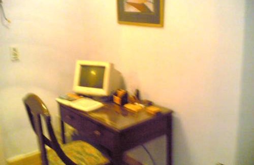 Agouza Apartamento | Fully Equipped ,3 BR ,centrally located flat in Mohandsseen