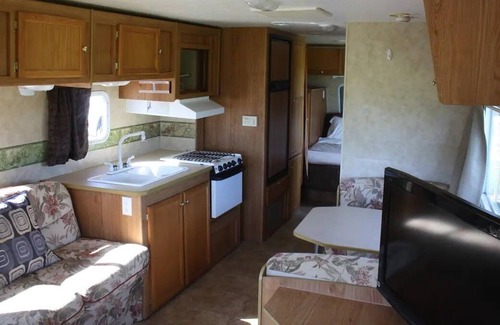 Mavillette Casa | Fully equipped camper on Mavillette River. Close to the beach. (pet friendly)