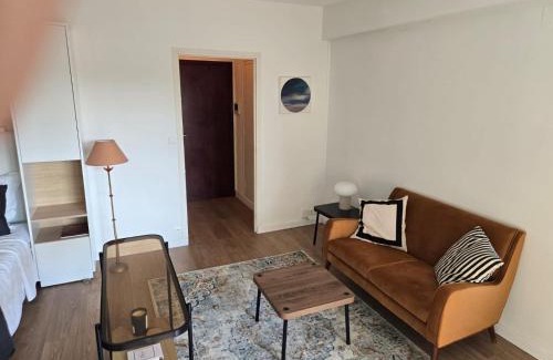 Rueil-Malmaison Apartamento | Fully-equipped large studio with terrace