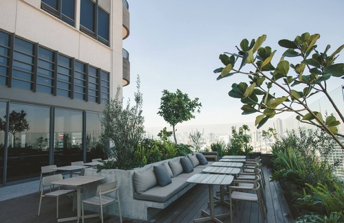 Cuauhtemoc Apartamento | Fully equipped kitchen, high speed internet, comfy queen-size bed and a small sofa bed.