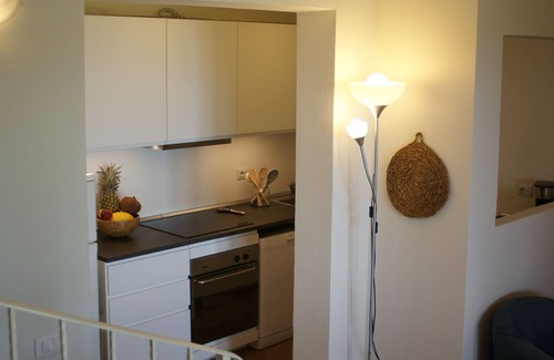 Eden Rock Villa | Fully-equipped seaview villa w/ aircon & fast WiFi within 20min walk from beach