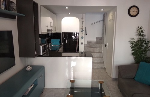 Caleta de Fuste Apartamento | Fully Re-furbished Apartment on the popular Castillo Mar Complex