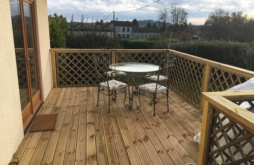 La Chapelle Montbrandeix Casa | Fully equipped, well situated Bungalow.