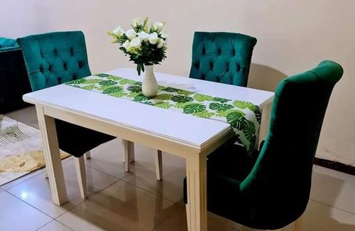 Hospital Apartamento | Fully Funrished 3 Bedroom Apartment with a Pool in Milimani Nakuru