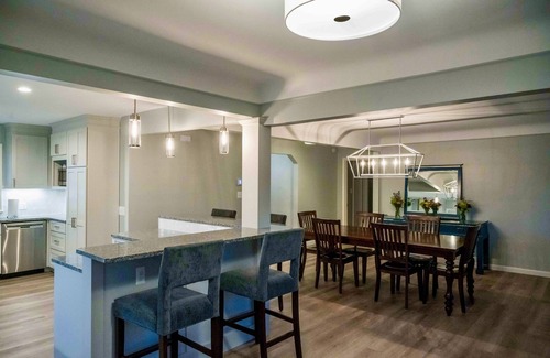 Grosse Pointe Apartamento | Fully-furnished rental in Grosse Pointe. Great for weddings and extended stays.