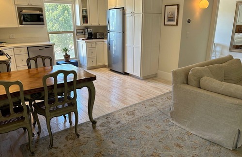 Sonoma Apartamento | Fully furnished 1 bed in-law apartment at the end of a quiet country lane.....