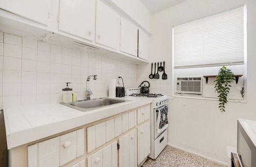 East Little Havana Apartamento | Fully Furnished 1BR Apartment in Miami's heart, easy access to major highways!