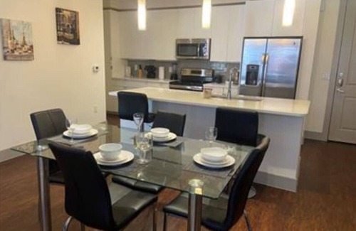 The Galleria Apartamento | Fully Furnished 2 bed/2bath Apartment near the Galleria
