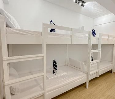 Manoc-Manoc Apartamento | Fully Furnished 2BR Newly Renovated Apartment by the White Beach - 1min walk from door step