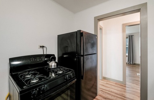 Olmos Park Apartamento | Fully Furnished 2BR/1BA Apt-Covered Parking- In-Unit Washer&Dryer-Monthly Rental