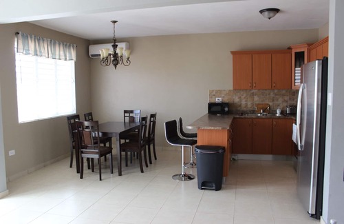 Maleza Baja Casa | A estrenar, totalmente amueblado 3 dormitorios / 2. 5 Baño Casa 5min del Aeropuerto